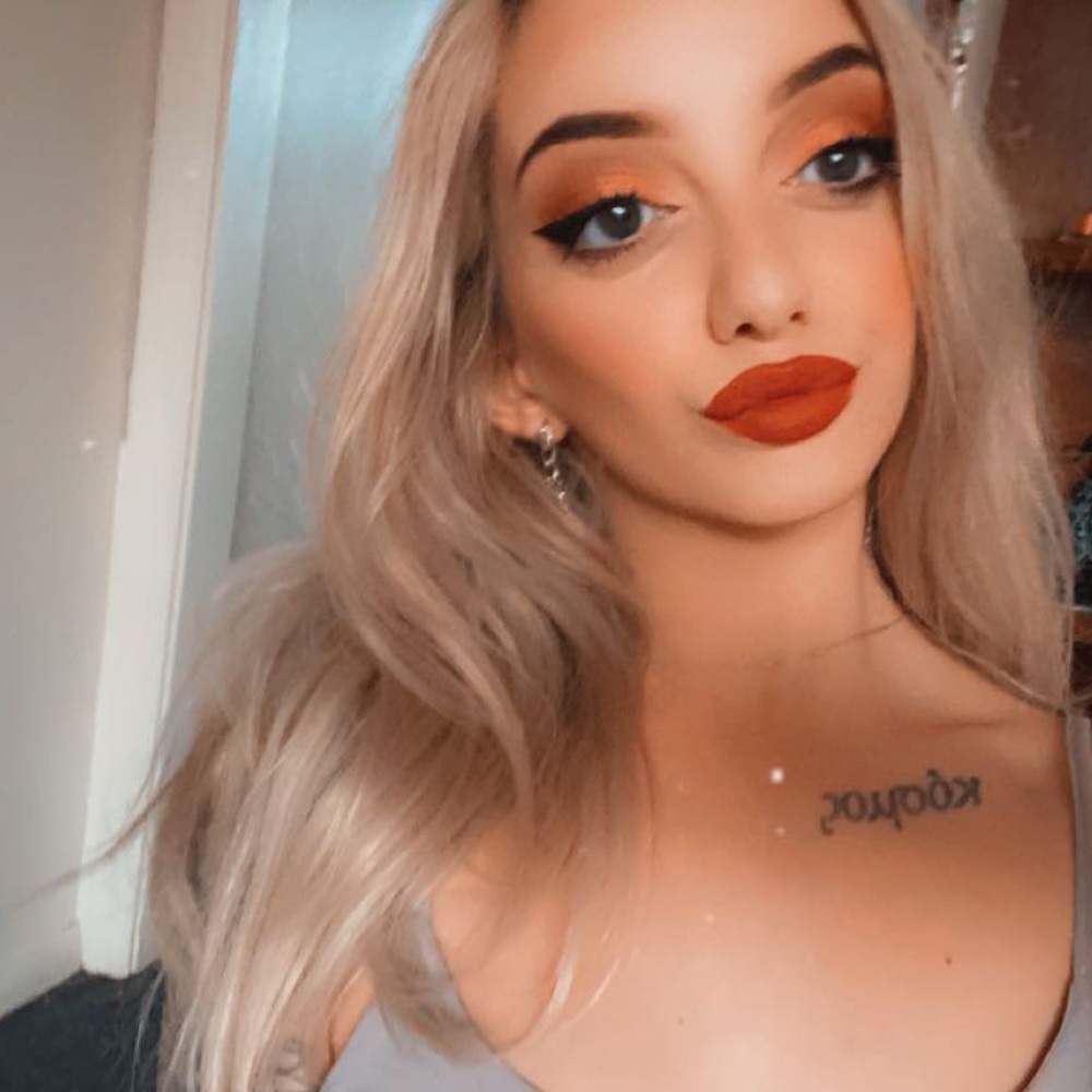 Meet your Posher, Madi